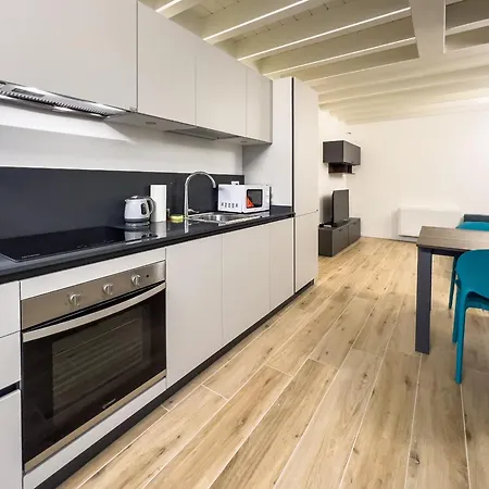 Bright With Terrace And Pool Milano