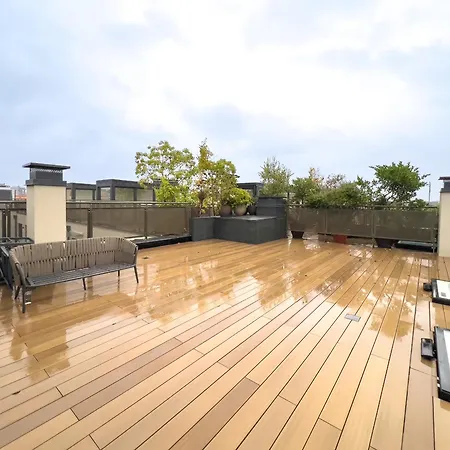 Bright With Terrace And Pool شقة ميلان